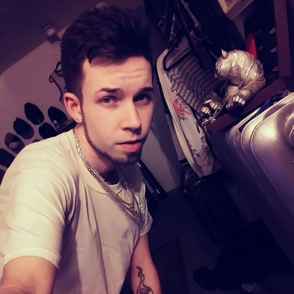 Meet your Posher, Jon - Picture 1 of 1